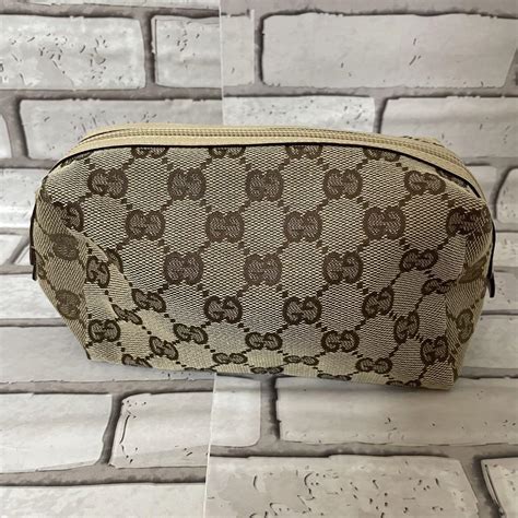 gucci 化粧ポーチ|white Gucci bag.